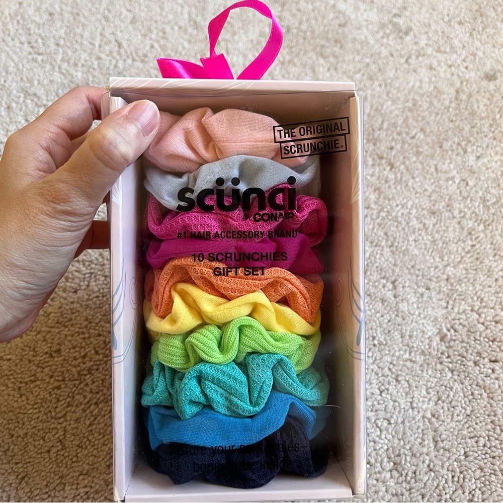 NEW Scrunchie Gift Set